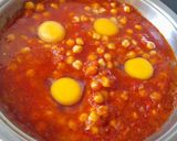 Foto del paso 3 de la receta Garbanzos con tomate y huevo