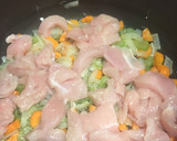 Foto del paso 2 de la receta: Guiso de papas con pollo 🐔