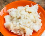 Foto del paso 1 de la receta: Paella de rape, ajos tiernos, espárragos y alcachofas 🥘 🧔♂️