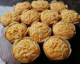 Foto langkah ke 5 dari resep Pumpkin Cupcakes (labu kuning).