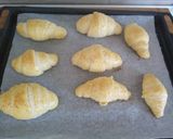 Foto del passaggio 16 della ricetta Cornetti brioche