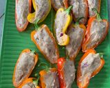Hình bước làm 2 của món Ớt Chuông Nhồi Chả Cá