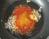 Foto del paso 4 de la receta: Pollo al curry con arroz (sin leche de coco)