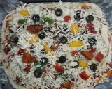 A picture of step 3 of Italian pizza.