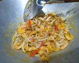 Foto langkah ke 3 dari resep Tumis Udang Saus tiram Pedas Mix Toge.