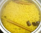 Foto langkah ke 4 dari resep Nasi Kuning Praktis Rice Cooker Menul (versi 2).