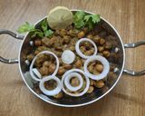 A picture of step 6 of Mosambi chana masala.