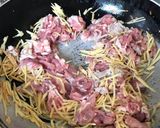 รูปขั้นตอนการทำที่ 2 ของ หมูผัดขิงไข่ดาว