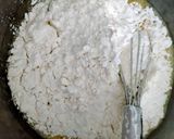 Foto langkah ke 3 dari resep Bolu karamel - sarang semut.