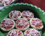 Foto langkah ke 7 dari resep Pizza mini rasa itali.