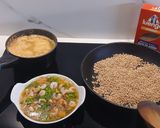 Foto del paso 3 de la receta: Avena con Gambas al ajillo y cherrys