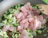 Foto del paso 3 de la receta: Arroz con pollo al curry 🍛