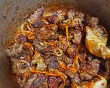 A picture of step 2 of Fried Red meat with greens.