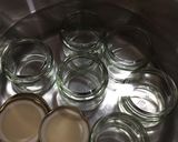 A picture of step 1 of Redcurrant Jam.