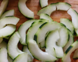 Foto del paso 2 de la receta: Ensalada de pepino y rábano