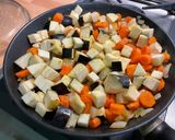 Une image de l'étape 10 de Sauté de légumes en sucré salé, aubergine et carottes aux champignons.