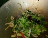 Foto langkah ke 3 dari resep Tongkol suwir campur simpel.