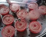 Gambar langkah 5 resipi Apam Mekar Red Velvet.