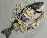 Foto del paso 5 de la receta: Dorada en papillote con coliflor y aceite de jengibre