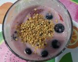 Foto del paso 3 de la receta Frutas rojas con yogur y polen