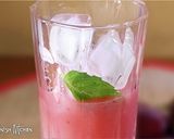 A picture of step 3 of Ginger wine Grapes cocktail.