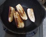 Foto langkah ke 2 dari resep Pecak Terong Bakar.