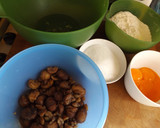 Foto del paso 1 de la receta: Pastel bizcochado de castañas caseras en almíbar