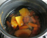Foto del paso 1 de la receta: Sopa crema de zanahoria y calabaza con cacahuetes