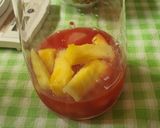 Foto langkah ke 3 dari resep Es Buah Tropical (Apel Nanas Markisa Anggur Sirup Terong Belanda).