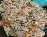 Foto langkah ke 6 dari resep Shirataki Goreng Ayam.