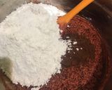Foto langkah ke 3 dari resep Red Velvet Cookies.