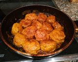 A picture of step 6 of Spanish-Style Meatballs in Sauce.