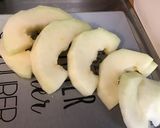 Une image de l'étape 2 de Salade de pastèque et melon vert au jus de cerises.