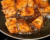 Foto langkah ke 2 dari resep Honey Spicy Salmon.