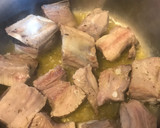 Foto del paso 1 de la receta: Cazuelita de costillas al ron