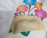 A picture of step 4 of Duck shape samosa.