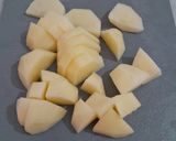 صورة لخطوة 1 من وصفة حساء بالبطاطا وشمر والجبن🥔🧀