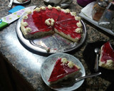Foto del paso 6 de la receta: Tarta de frutillas, crema chantilly y gelatina de frutos rojos