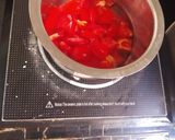 A picture of step 1 of Jain Tomato Kidney Beans Soup.