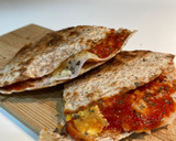Foto del paso 3 de la receta: Tortipizza integral con pavo y queso