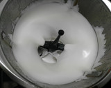 Foto del paso 2 de la receta: Galletas de merengue japonés con chocolate y coco
