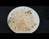 A picture of step 3 of Noodles pakora.