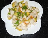A picture of step 3 of Guava Salad.