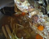Foto langkah ke 5 dari resep Pindang kembung bening wortel.