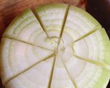 A picture of step 2 of ★Microwave Onion like Flower★.