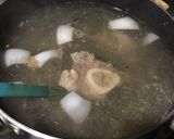 Foto del paso 1 de la receta: Caldo de chamorros con verduras