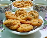 मठरी(Mathri recipe in Hindi) रेसिपी चरण 4 फोटो
