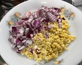 Une image de l'étape 6 de Salade de coquillettes aux carottes, tomates bicolores et oignon rouge.