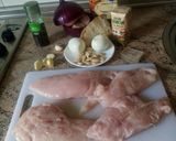 Foto del paso 1 de la receta: Solomillo de pavo en pepitoria