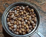 A picture of step 1 of Peanut Bhel.